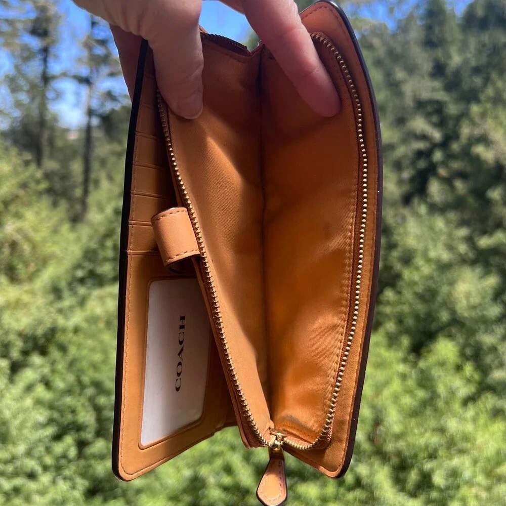 COACH Brown Smooth Leather Bifold Wallet with Gold Hardware AUTHENTIC